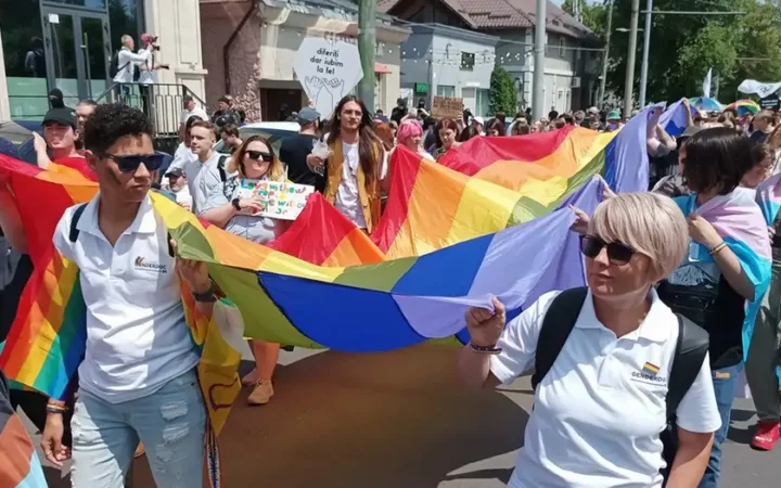 Як у Кишиневі поруч пройшли Прайд хода та акції противників