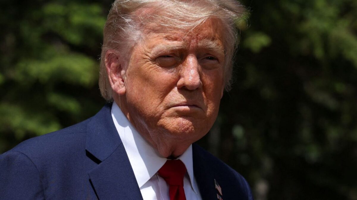 Адміністрація Трампа закриє гарячу лінію для запобігання самогубствам ЛГБТК+ «за 30 днів»