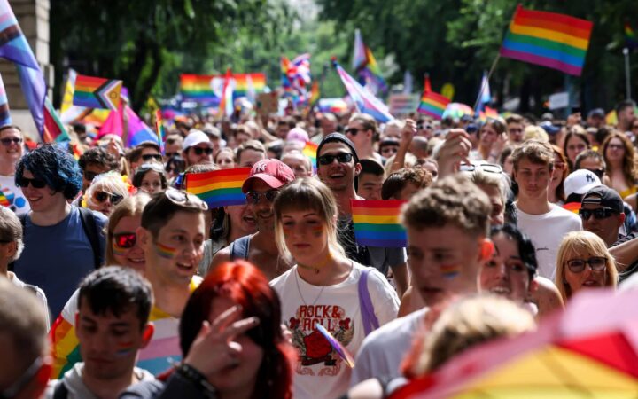 Понад 70 євродепутатів можуть приєднатись до ЛГБТ-прайду в Будапешті