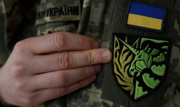 Українці більше не бачать ЛГБТ+ як “меншість”, але менше половини вірять, що інклюзивна армія є сильнішою (результати дослідження)