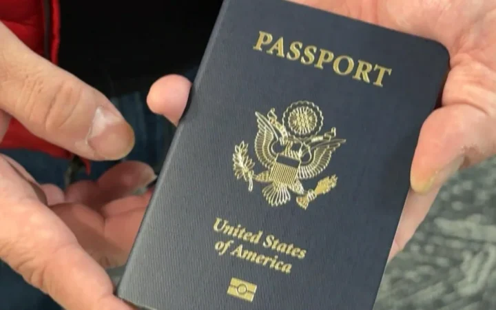 Суддя заблокувала політику адміністрації Трампа щодо паспортів, спрямовану проти трансгендерних людей