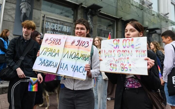 “Наступного дня мене звільнили. Одним днем”: як квір-людей дискримінують на ринку праці