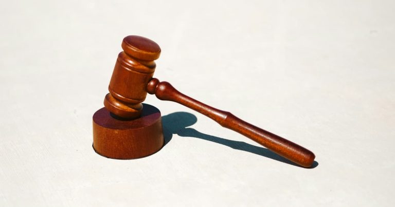Український суд установив факт шлюбних відносин між двома чоловіками