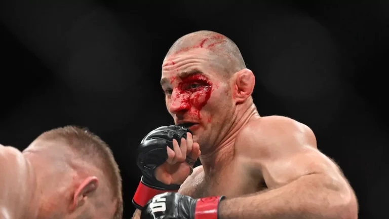 В США боєць UFC, який робив повторювані анти-ЛГБТК+ коментарі, відсторонений після нападу