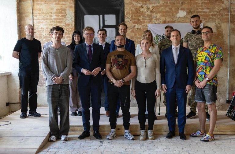 Посольство Нідерландів у ветеранському ЛҐБТІК+ габі: коли підтримка стає видимою