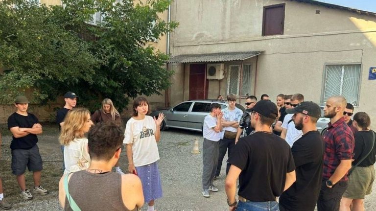 В Івано-Франківську намагалися зірвати відкриття ЛГБТ+ ком’юніті-центру