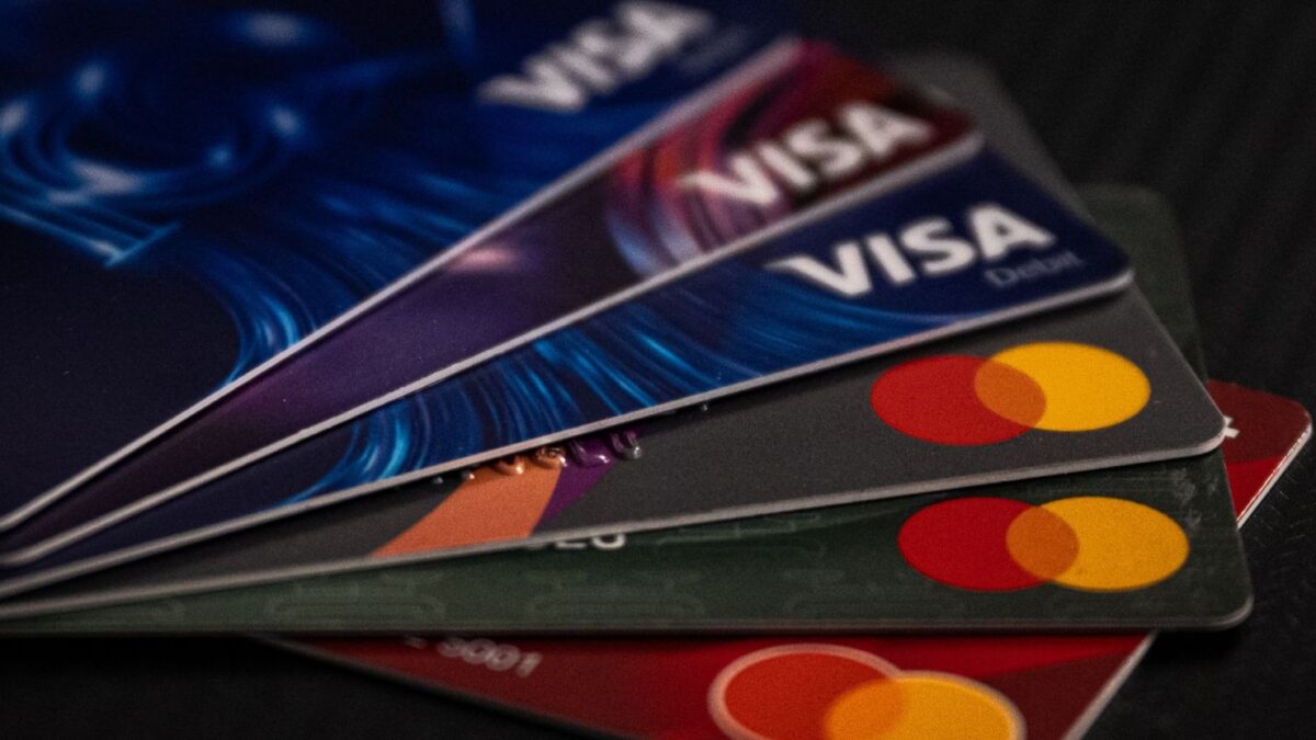 Чому Visa та Mastercard забороняють «дорослий» контент? Ось усе, що вам потрібно знати
