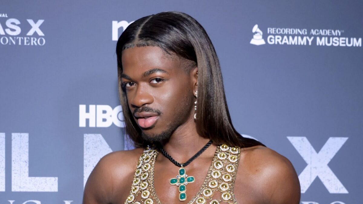 Lil Nas X «проходить лікування» після звільнення з в’язниці, де він заявив про невинуватість у чотирьох тяжких злочинах