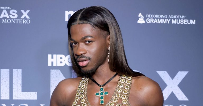 Lil Nas X «проходить лікування» після звільнення з в’язниці, де він заявив про невинуватість у чотирьох тяжких злочинах