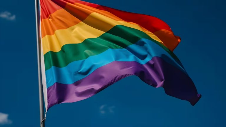 Згідно з доповіддю, ЛГБТІК+ спільнота здобуває позиції на колумбійському ринку праці, проте стикається з вищим безробіттям