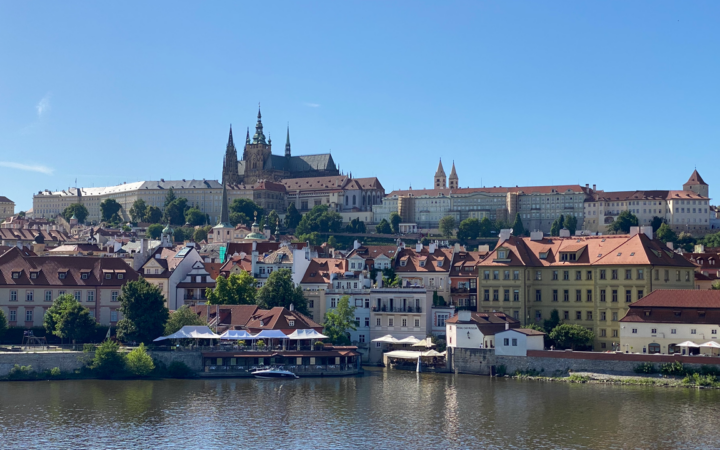 Чехія: антигендерні сили атакують Prague Pride та освітні курси для вчителів
