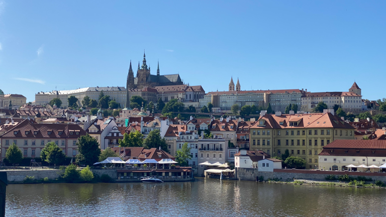 Чехія: антигендерні сили атакують Prague Pride та освітні курси для вчителів